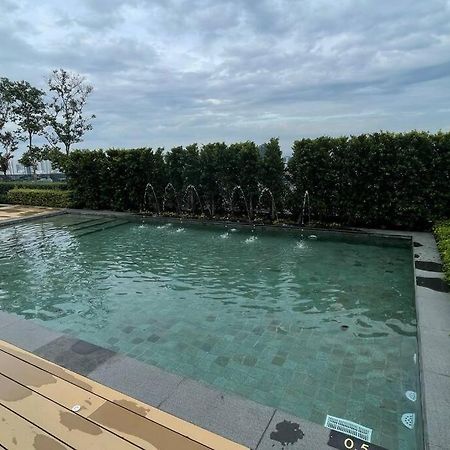 Beacon Suites With Infinity Pool At Georgetown By Wl George Town Exterior foto